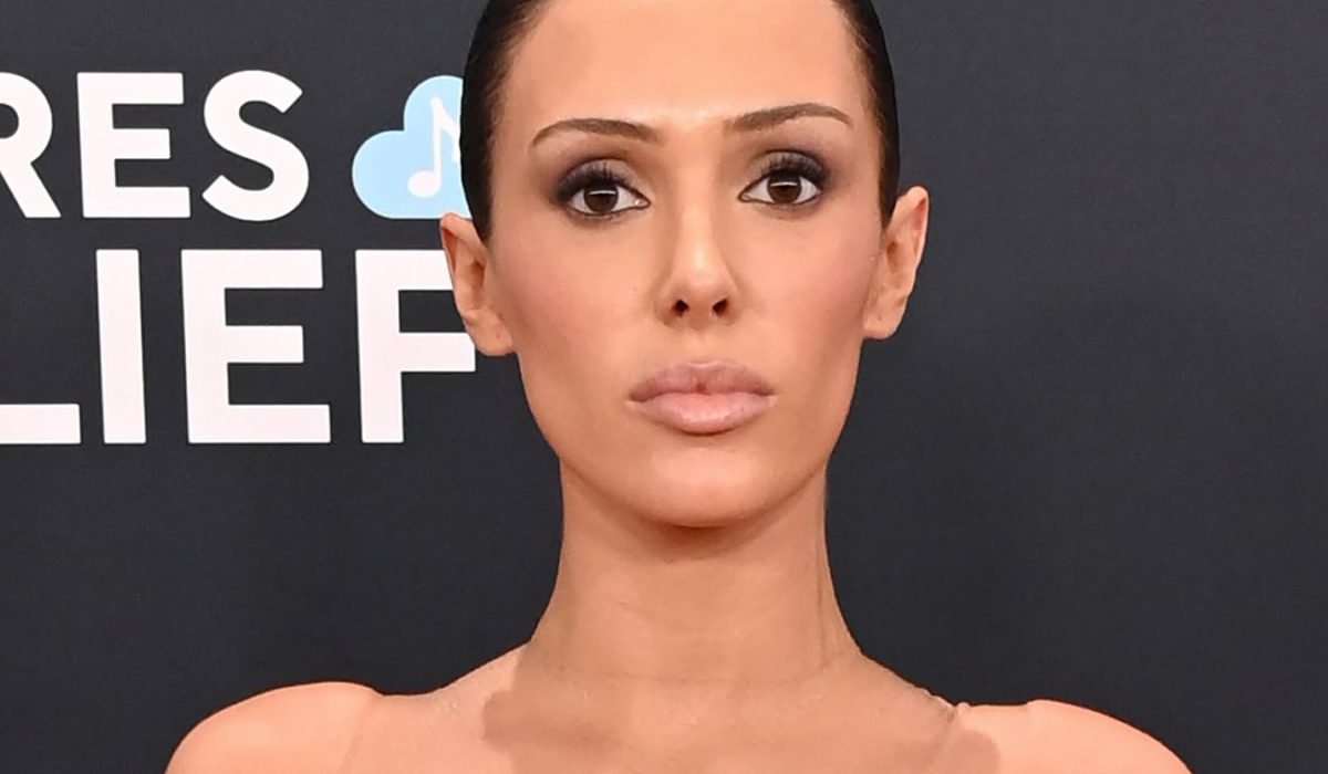 681854dfc01145378f936088_bianca1