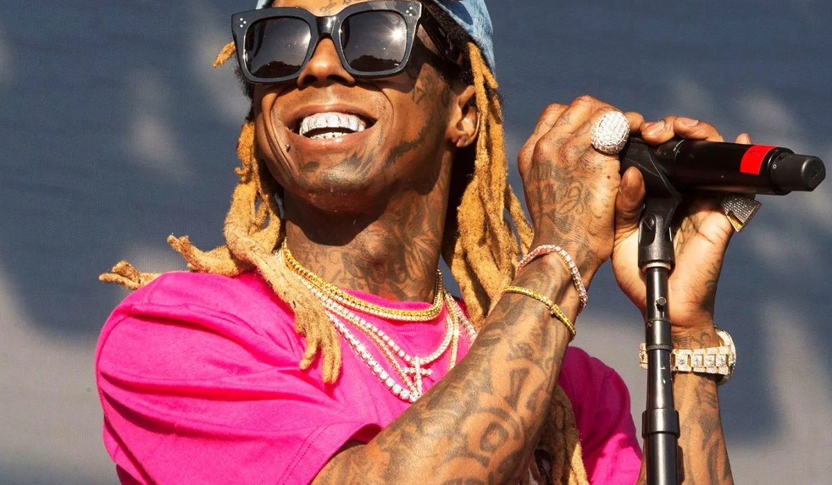 681c0bcb7a9fe8926ed8aecc_wayne1